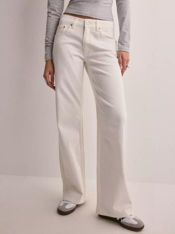 Nelly - Low waist jeans - Offwhite - Low Waist Loose Jeans - Jeans 