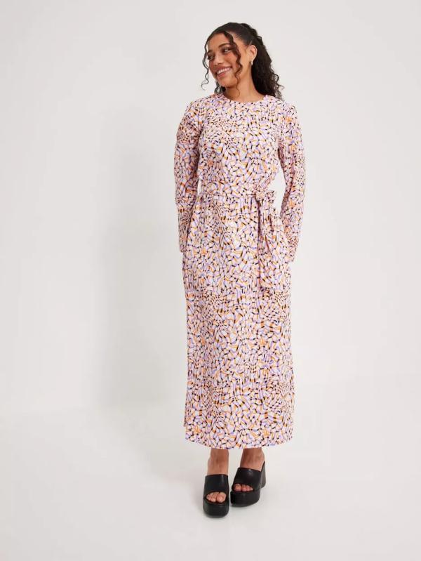 Pieces - Långärmade klänningar - Papaya Graphic - Pcbernice Ls Ankle Dress Bc - Klänningar - Long dresses 