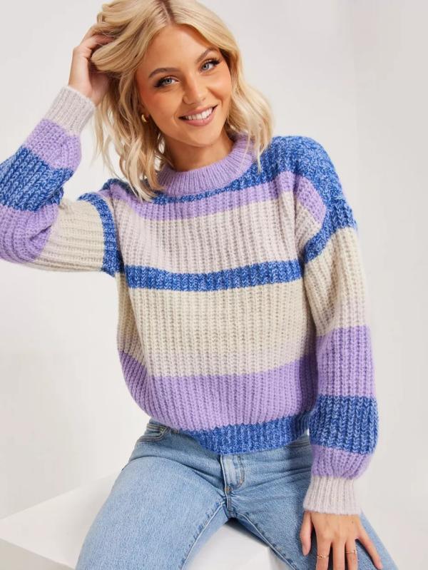 Vero Moda - Stickade tröjor - Sodalite Blue W Viola+Lavender Fog+Birch - Vmwine Ls O-Neck Stripe Blouse Ga B - Tröjor - Knitted sweaters 