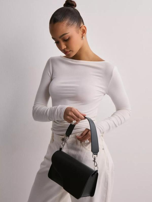 Atp Atelier - Axelremsväskor - Svart/Silver - Assisi Leather Shoulder Bag - Väskor - Shoulder Bags (Handväskor i kategorin Väskor)