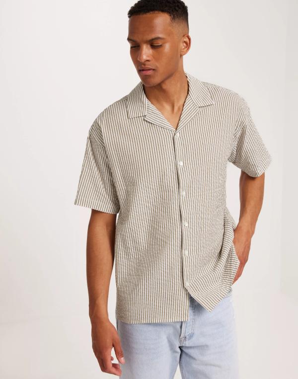 Jack & Jones Jjaydan Seersucker Resort Shirt Ss Kortärmade skjortor Crockery Stripes 