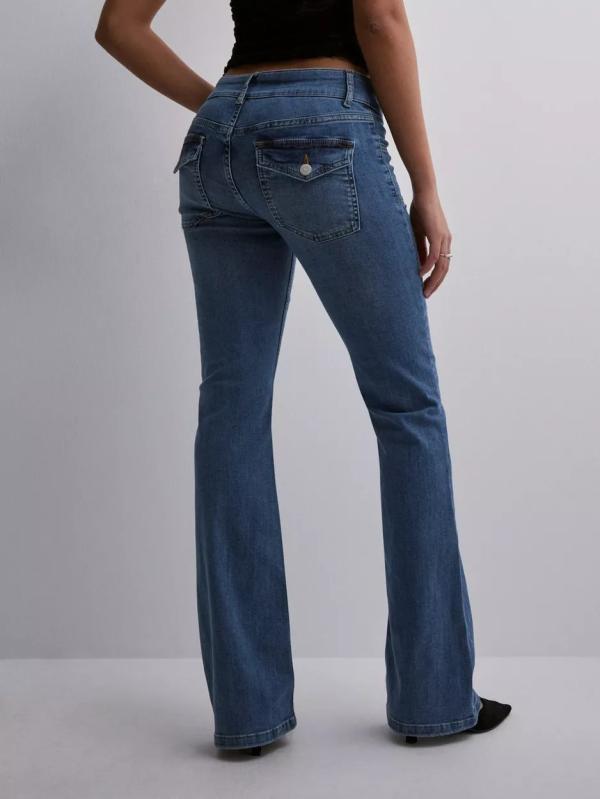 Nelly - Flare jeans - Medium Blue - Low Waist Bootcut Jeans - Jeans 