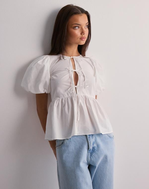 Nelly - Vit - Bow Puff Sleeve Blouse 