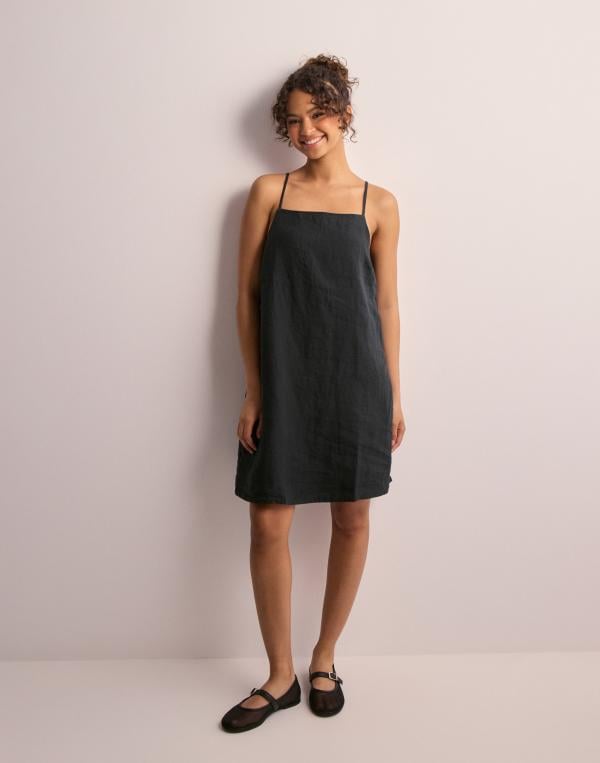 Selected Femme - Svart - Slflinnie Short Linen Strap Dress B 