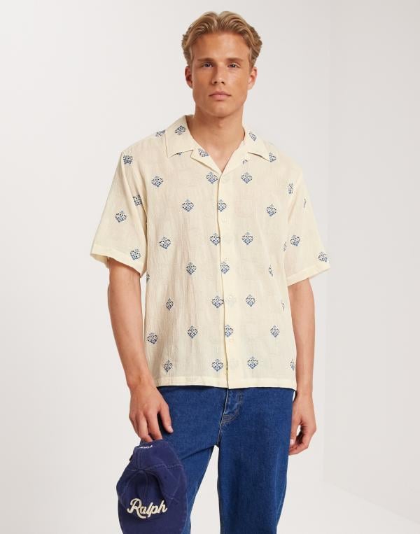 Woodbird WBSunny Flower Shirt Kortärmade skjortor Beige 