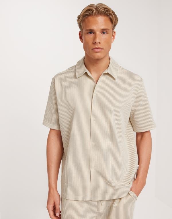 Selected Homme Slhrelaxben Seersucker Ss Jersey Sh Randiga skjortor Beige 