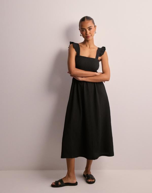 Pieces - Svart - Pcluna Smock Strap Dress Sa Bc 