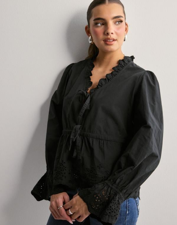 Neo Noir - Svart - Matsi Embroidery Blouse 