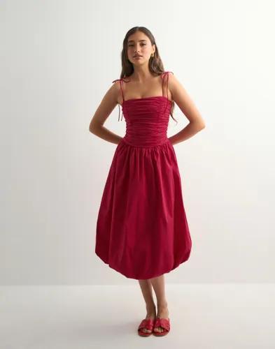 Nelly - Röd - Tied Balloon Dress 