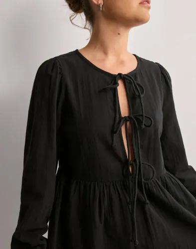 Pieces - Svart - Pcjally Ls Tie Short Dress D2D 