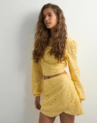 Vero Moda - Gul - Vmpanille Hw Short Skirt Wvn 