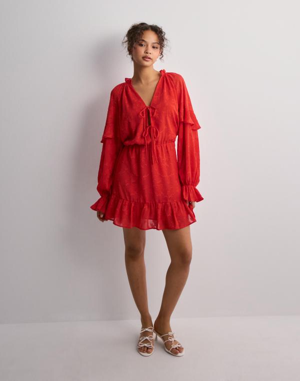 Neo Noir - Röd - Nelli Burnout Dress 
