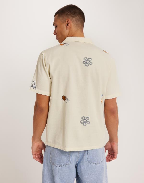 KnowledgeCotton Apparel Box fit short sleeve shirt with embroidery - GOTS/Vegan Kortärmade skjortor Beige 
