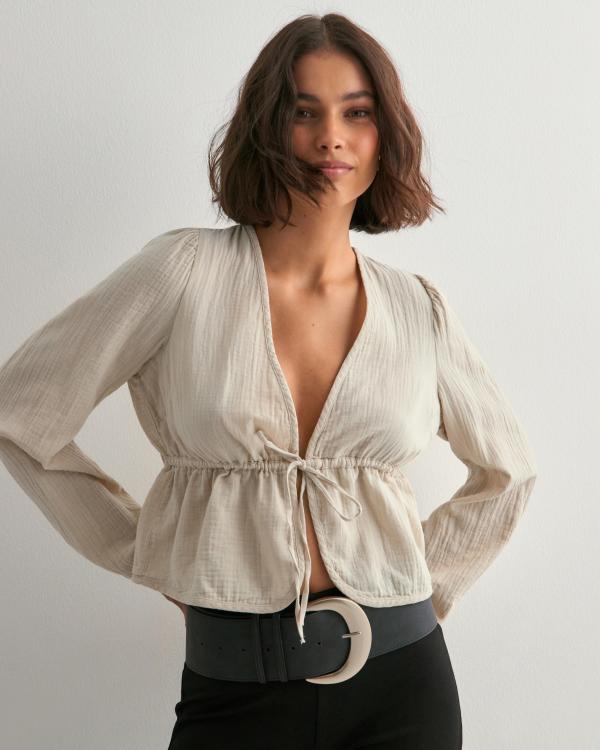 Pieces - Beige - Pcsastina Ls V-Neck Top Wvn Bc 