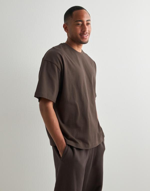 Que Sera Sera Boxy Blank Tee Oversized t-shirts Brun 