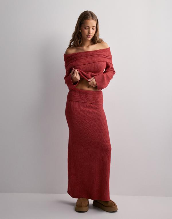 Nelly - Röd - Slouchy Rib Knit Skirt 