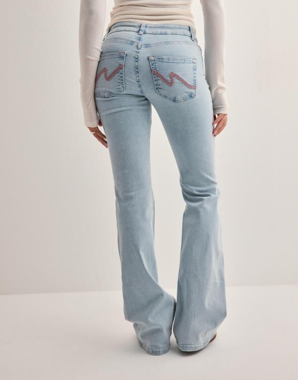 Nelly - Blå - Low Waist Perfect Bootcut Jeans 