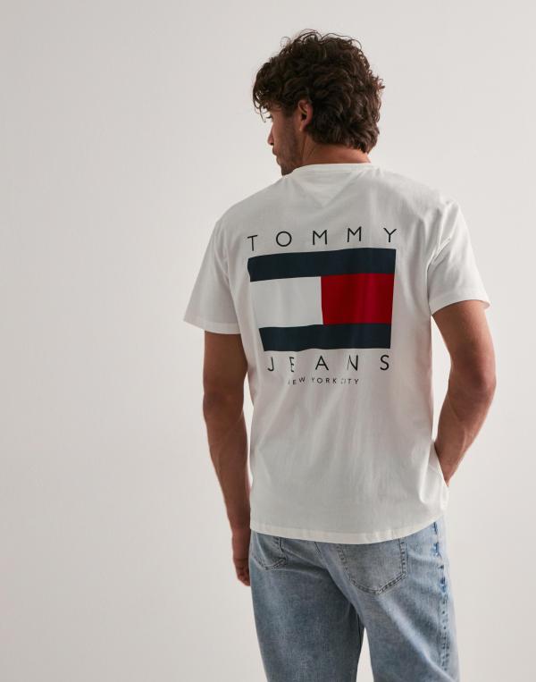 Tommy Jeans Tjm Reg Flag Graph Bckprnt t Ext T-shirts med tryck Vit 