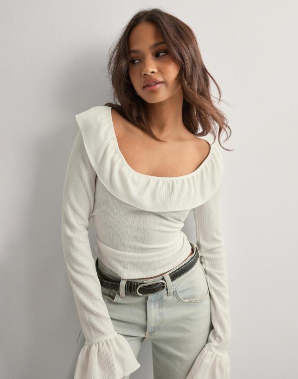 Nelly - Vit - Stunning Frill Blouse Top 