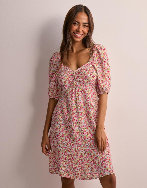JDY - Blommig - Jdydaisy S/S Dress Wvn 