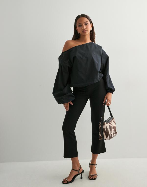 Nelly - Svart - Volume Blouse 