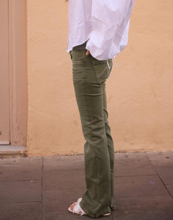 Nelly - Grön - Low Waist Bootcut Stitch Jeans 