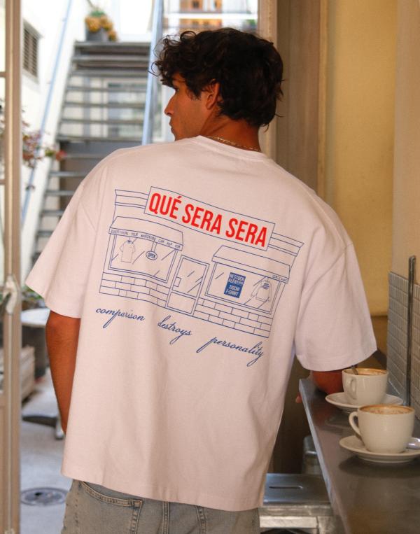 Que Sera Sera Boxy Store Tee T-shirts med tryck Vit 