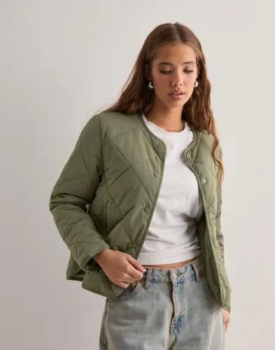 Nelly - Grön - Quilted Spring Jacket 