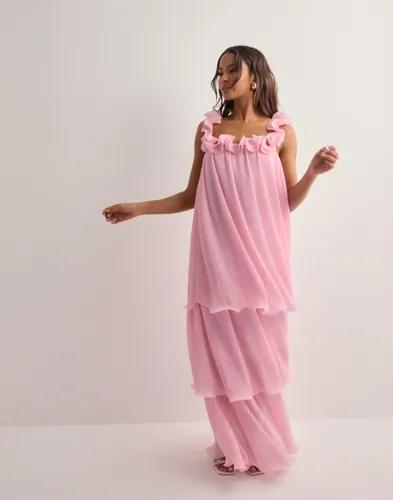 Nelly - Rosa - Flouncy Maxi Dress 