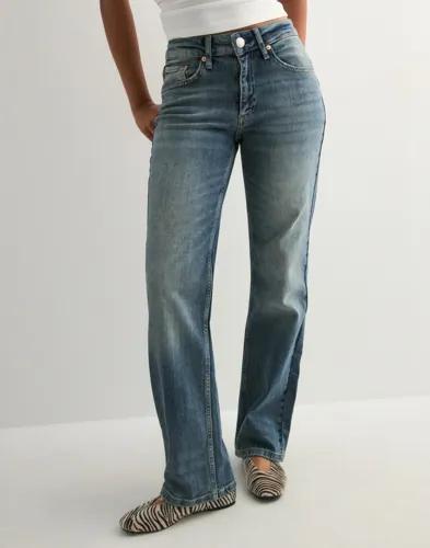 Nelly - Blå - Perfect Straight Jeans 