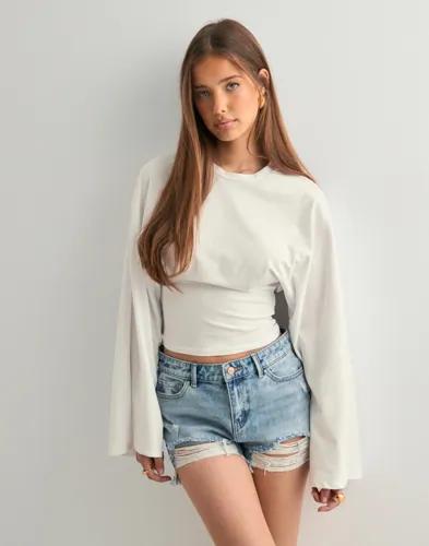 Nelly - Vit - Wide Sleeve LS Top 