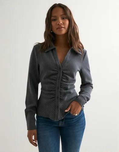 Vero Moda - Grå - Vmlucy Ls Detail Shirt Wvn Exp 