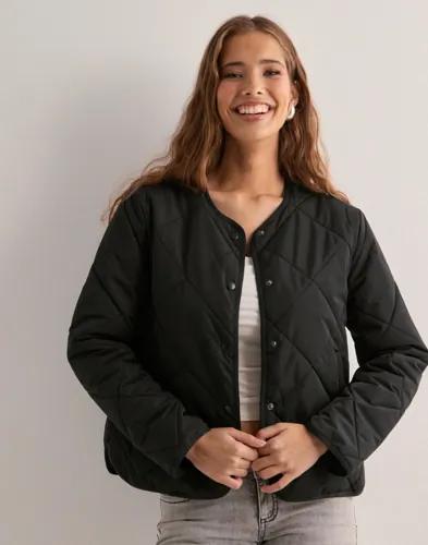 Nelly - Svart - Quilted Spring Jacket 