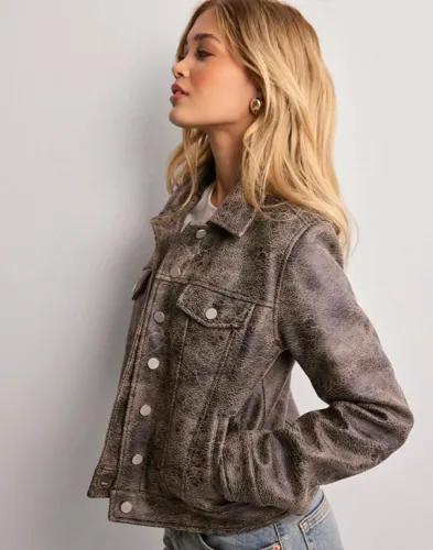 Nelly - Brun - PU Trucker Jacket 