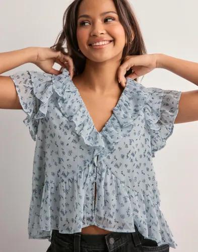 Nelly - Blommig - Dreamy Flounce Blouse 