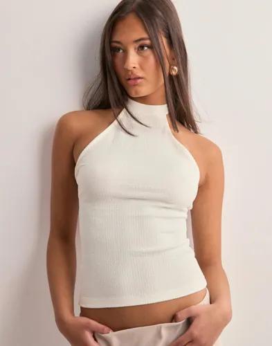 Nelly - Vit - High Neck Structure Top 