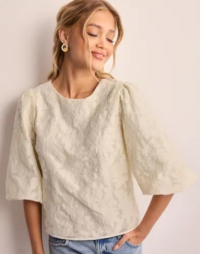 Neo Noir - Vit - Lorraine Brocade Blouse 