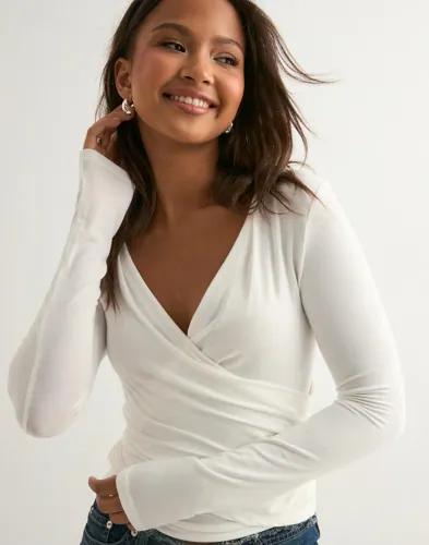 Nelly - Vit - Ultra Soft Wrap Top 