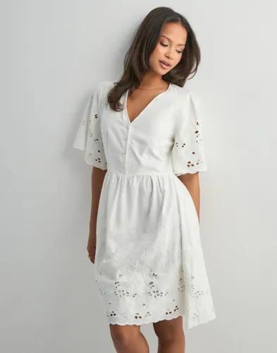 Selected Femme - Vit - Slfdahlia Ss Short Broderi Dress No 