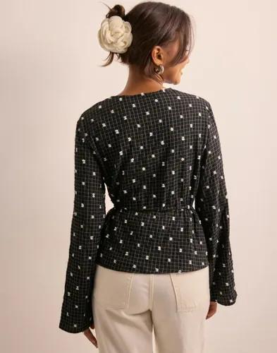 Pieces - Svart - Pcnovalee Ls Tie Top 