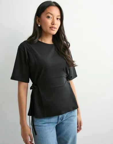 Nelly - Svart - Tie Waist Tee 