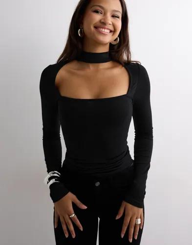 Nelly - Svart - Neck Detail LS Top 