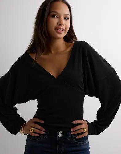 Nelly - Svart - Glam Plunge LS Top 