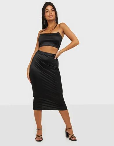 Nelly - Svart - Satin Midi Skirt 