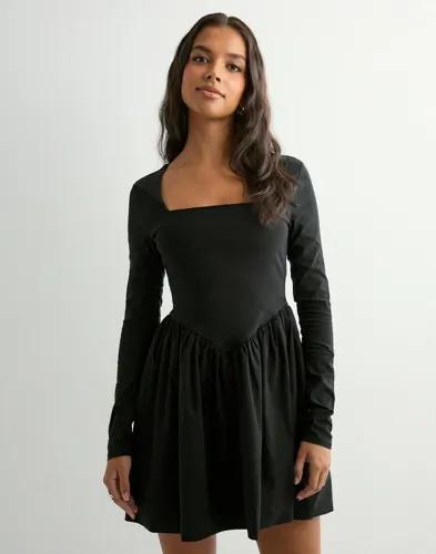 Only - Svart - Onlmenia Ls Balloon Short Dress Wvn 