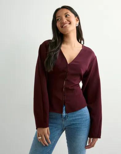 Nelly - Röd - Shaped Button Blouse 