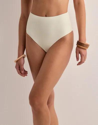 Nelly - Vit - Ibiza High Panty 
