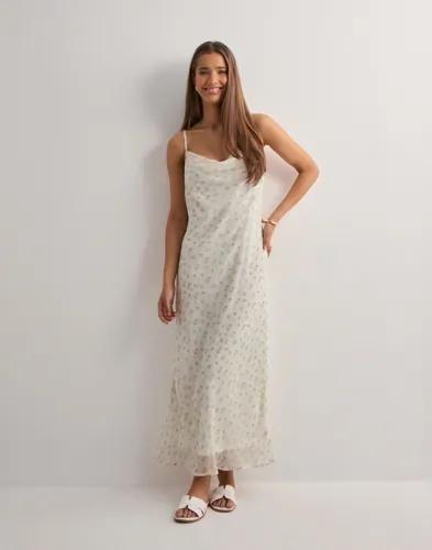 Vero Moda - Vit - Vmsmilla Sl 7/8 Waterfall Dress Wvn 