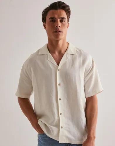 Brand Island Elviro Linen S/S Shirt Linneskjortor Vit 