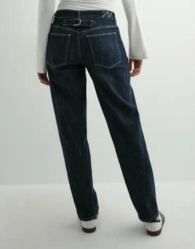 Nelly - Blå - Twisted Buckle Jeans 